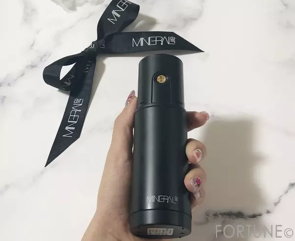 ミネラルエアー ファンデーションは 塗るから浴びる時代へ スプレーする新感覚ファンデーションをレビュー ローリエプレス