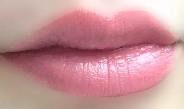 3 26発売 リップライナーで印象は変わる セザンヌ リップ ライナー がプチプラなのに1本2役で優秀すぎる ローリエプレス