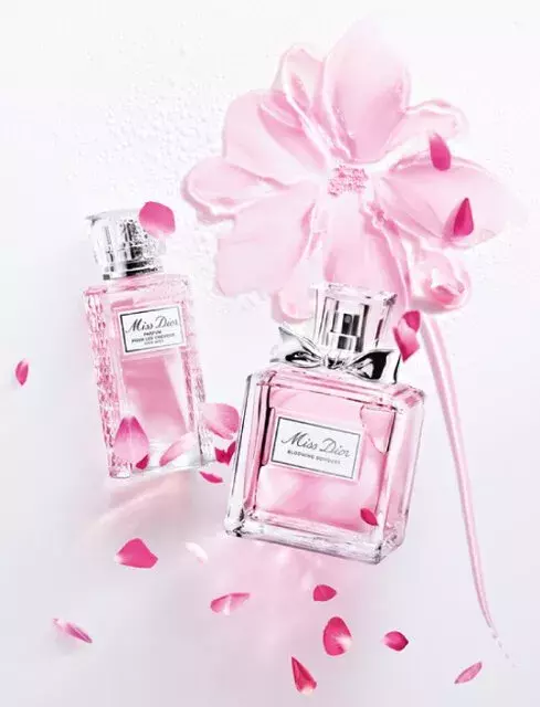 Dior ミス ディオール ブルーミング ボディ パウダー ミス ディオール ボディ スプレー 6 5限定発売 ボディに爽やかな香りと煌めきを与えて ローリエプレス