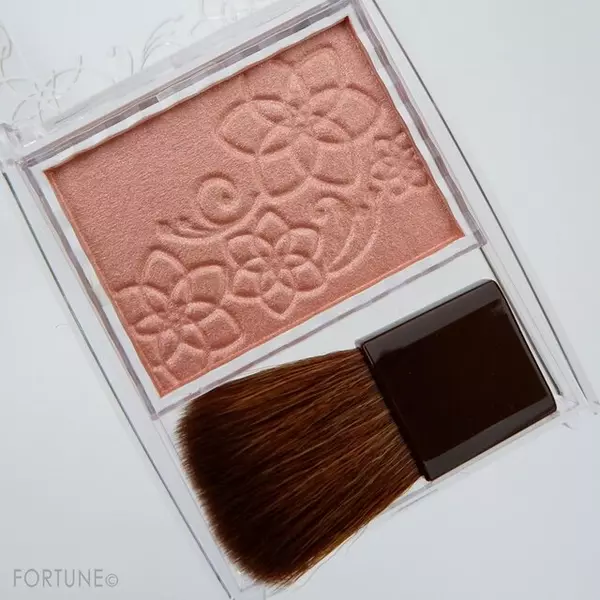 セザンヌ 年秋新色 ボリュームラッシュマスカラ ローリエプレス