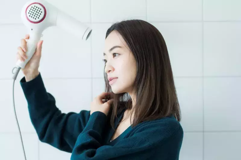 朝のケアで全然違う うねって広がる髪を抑える 簡単ヘアケア 3step ローリエプレス