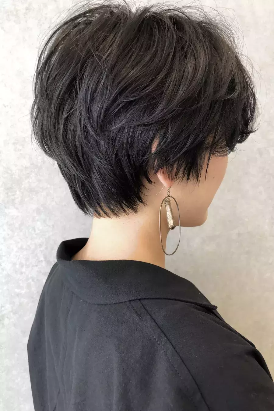 意外と簡単 こなれショートが叶う ストレートアイロンを使った スタイリングテク ローリエプレス