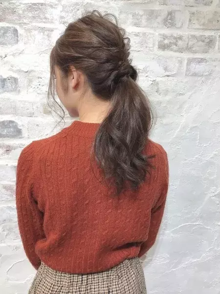 トリートメント以外にもケアは必要 美容師に聞いた 朝にやるべきヘアケア のやり方 ローリエプレス