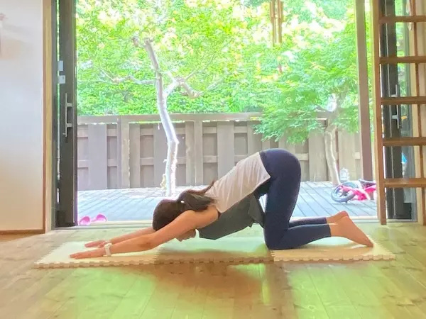 できたらスゴイ 全身の柔軟性がないと難しい 鳩のポーズ にチャレンジ ローリエプレス