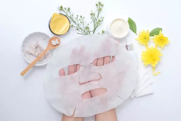 自分へのご褒美ケアに エステ並みの効果が得られる 高級パック をご紹介 ローリエプレス