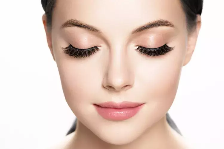 まつ毛をカンタンに伸ばす方法を徹底解説 まつ毛ケアの新常識 ローリエプレス