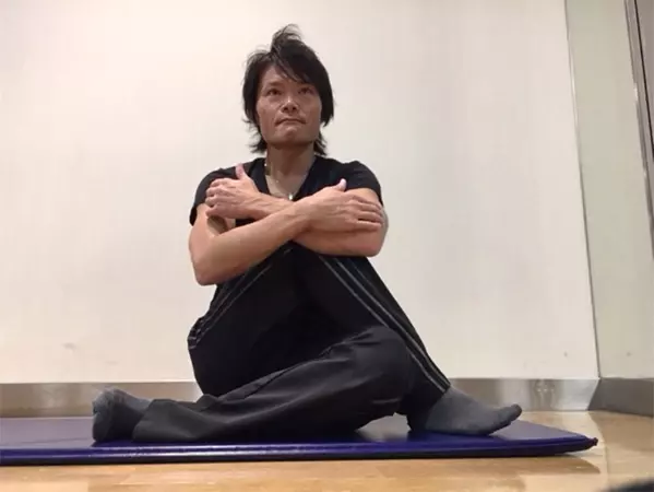 腰の張り を緩めるストレッチ5選 ローリエプレス