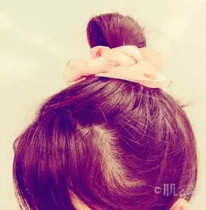 ロングヘア女子は寝るときのケアが重要 さらツヤ髪の目指し方 ローリエプレス ロングヘア女子は寝るときのケアが重要 さらツヤ髪の目指し方 ローリエプレス