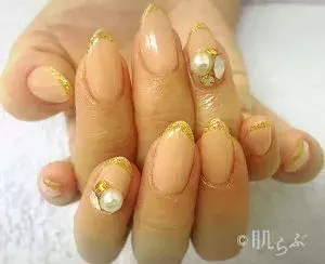 結婚式お呼ばれネイルのマナーとネイルデザイン70選 ローリエプレス