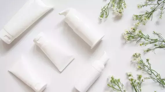 洗顔料おすすめ35選 19 市販プチプラ 毛穴 ニキビ 乾燥肌悩みまで ローリエプレス 洗顔料おすすめ35選 19 市販プチプラ 毛穴 ニキビ 乾燥肌悩みまで ローリエプレス