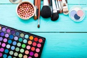 メイクブラシクリーナーおすすめ8選 使い方 洗い方 ダイソー使ってみた ローリエプレス