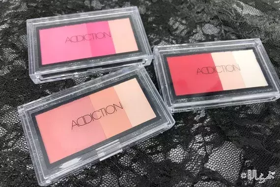 18リニューアル アディクションチーク全30色スウォッチ ローリエプレス