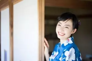 着物メイクのコツ教えます 目指すは上品で艶っぽい和風美人 ローリエプレス