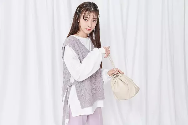 アンニュイ女子を目指して 人気ニットベストを全色見せ ローリエプレス