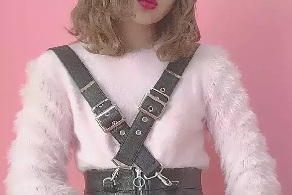 思わず真似したくなる ハーネス サスペンダー の着こなし帳 ローリエプレス