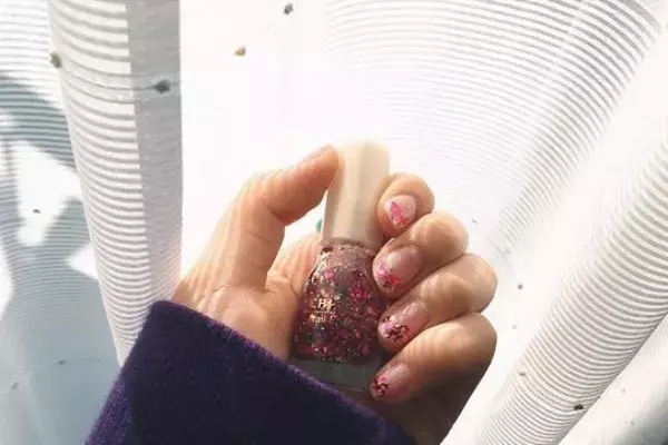 全53色 1本345円 大人気 ちふれ のネイルカラーをcheck ローリエプレス