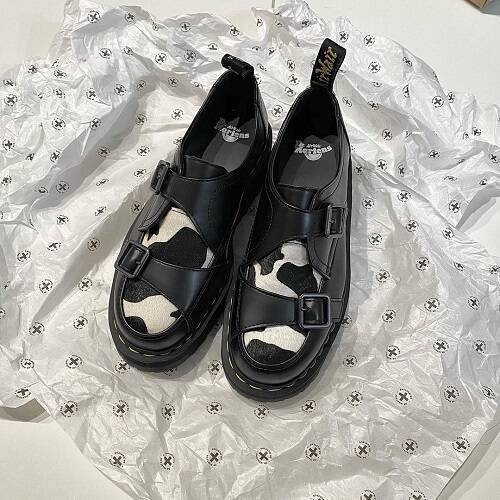 21年は 牛柄 で気分をあげちゃおう それどこの って言われちゃう差別化アイテムを集めました ローリエプレス