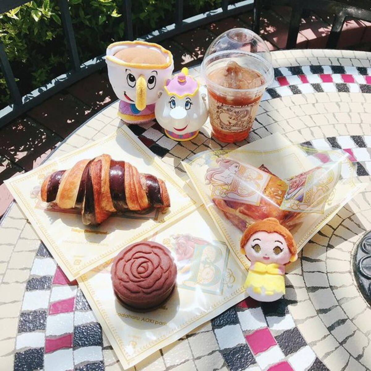 ディズニー行きたい欲が爆上がり 東京ディズニーランド サダハルアオキの夢コラボスイーツがたまりません ローリエプレス