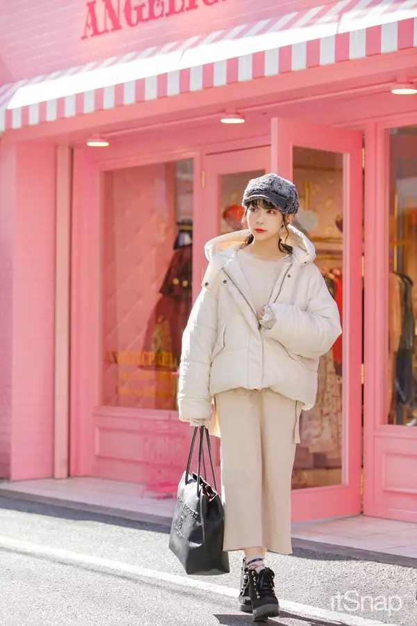 フォトジェニックなウィンターホワイトの着こなしでカジュアルなのに女っぽく 関西 ローリエプレス