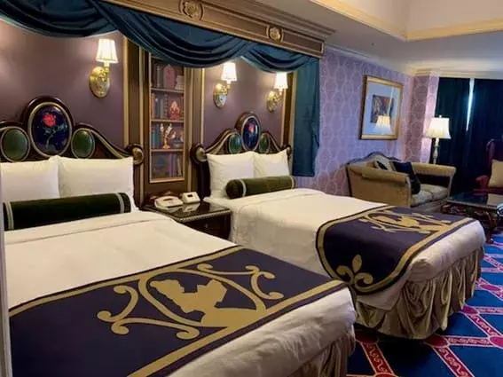 世界観にうっとり ディズニーランドホテルに登場した 美女と野獣 のスペシャルルームに潜入 ローリエプレス 世界観にうっとり ディズニーランドホテルに登場した 美女と野獣 のスペシャルルームに潜入 ローリエプレス