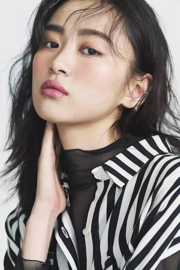 人気ヘアメイクが感動した 一瞬でオシャレ顔になる 韓国コスメって ローリエプレス