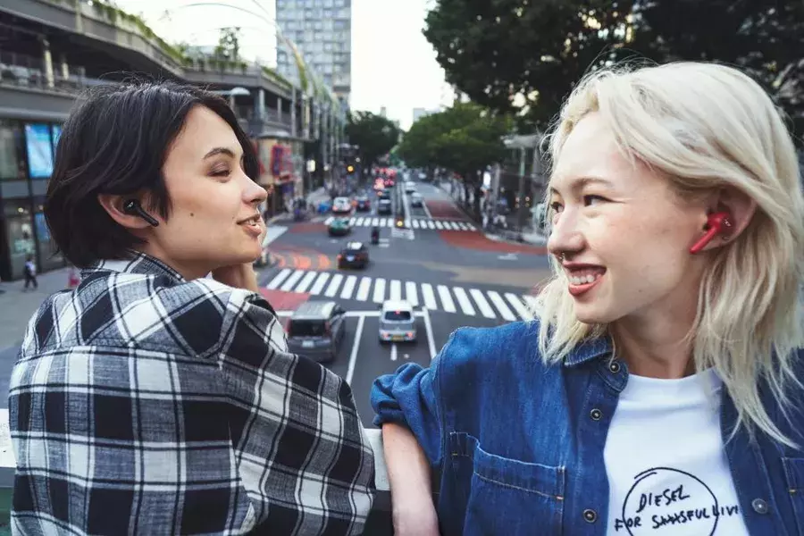 Diesel ファッションブランドが手掛ける最新ワイヤレスイヤホンがおしゃれ過ぎ ローリエプレス