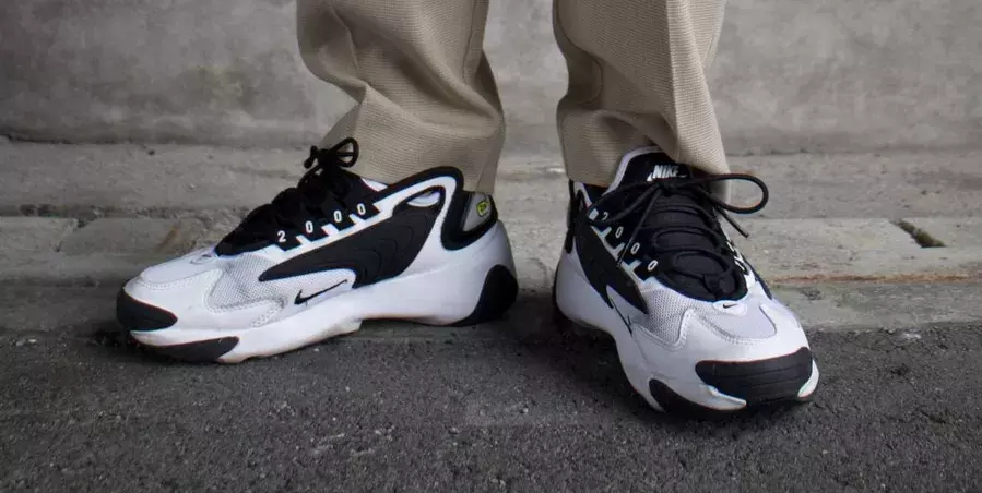 Nike 白 黒の定番配色なのにかぶらないスニーカー発見 コーデ付き ローリエプレス Nike 白 黒の定番配色なのにかぶらないスニーカー発見 コーデ付き ローリエプレス