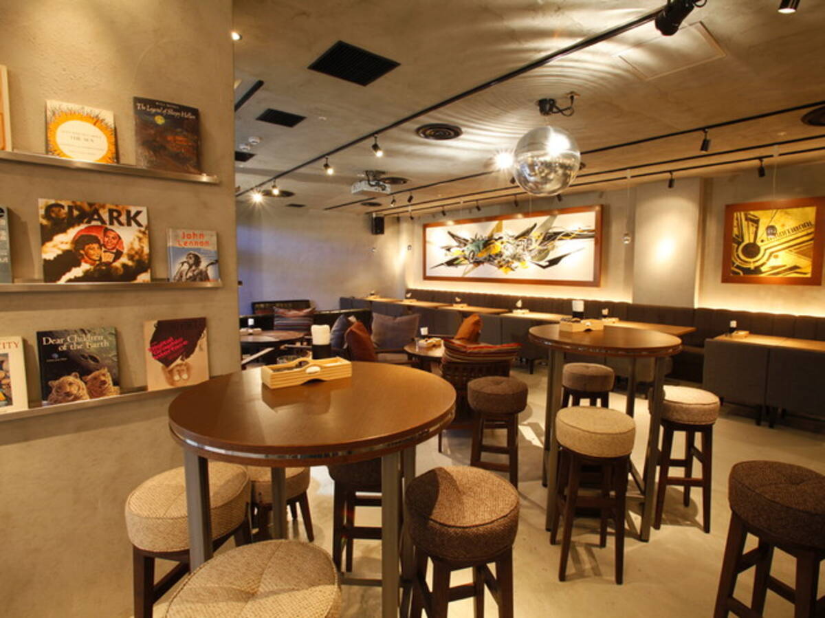 池袋駅近 席数50席以上のゆったり広 いカフェ5選 100席以上の店も ローリエプレス