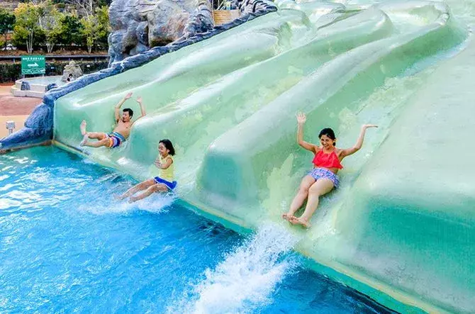 関東 子供が喜ぶプール9選 ウォータースライダー充実の施設だけを集めました ローリエプレス