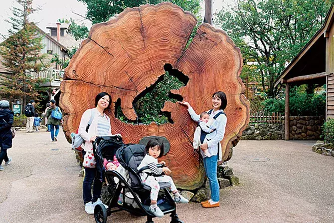 赤ちゃんとの 東京ディズニーランド R デビューガイド 初めての子連れも安心 ローリエプレス