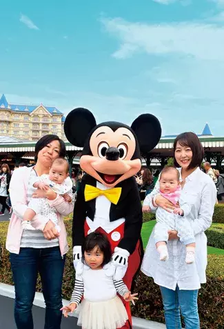 赤ちゃんとの 東京ディズニーランド R デビューガイド 初めての子連れも安心 ローリエプレス