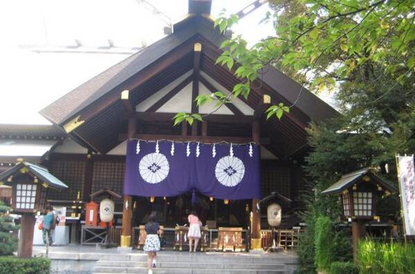 東京 縁結びにおすすめの神社 パワースポット10選 恋愛成就 良縁を祈願 ローリエプレス