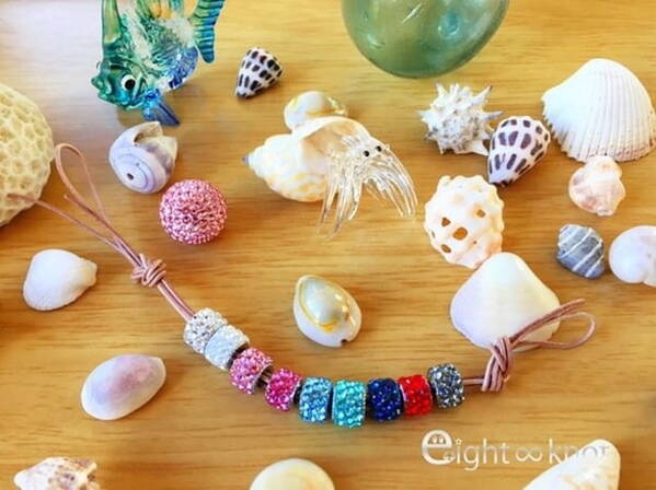 キラキラアクセサリーを作れるグルーデコとは 作り方や作品例 体験教室情報も ローリエプレス