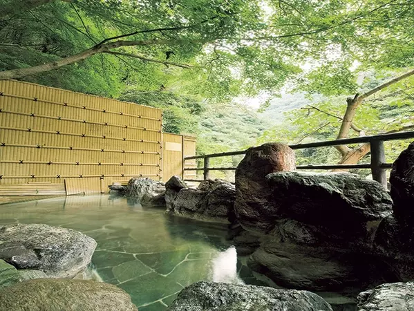 市内から1時間以内 新緑の季節に行くべき 絶景露天風呂 8選 大阪 京都 神戸 ローリエプレス