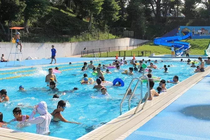 大人も楽しめる神奈川のプールおすすめ8選 バラエティ豊かなプール特集 ローリエプレス