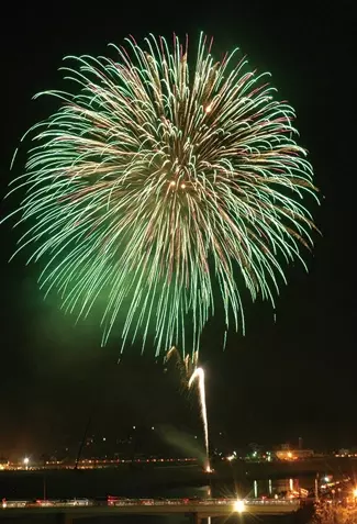 九州 19年7月8月の花火大会おすすめ92選 開催日程 玉数 打ち上げ場所情報も ローリエプレス