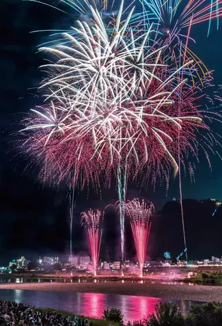 東海近郊 19年7月8月の花火大会おすすめ113選 開催日程 玉数 打ち上げ場所情報も ローリエプレス