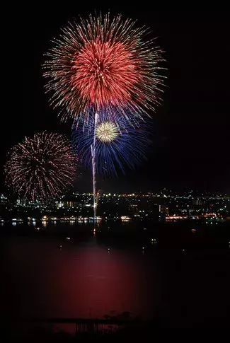 福岡 19年7月8月の花火大会おすすめ22選 ももち 筑後川花火大会も ローリエプレス