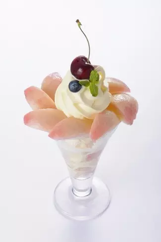 フォトジェニックな 桃パフェ を厳選 並んでも食べたい全国版マップ ローリエプレス