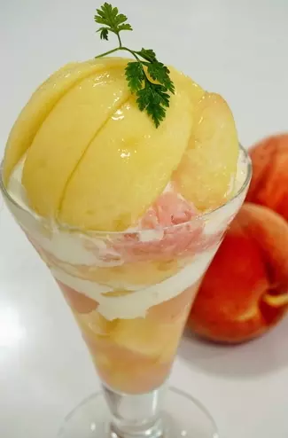 フォトジェニックな 桃パフェ を厳選 並んでも食べたい全国版マップ ローリエプレス