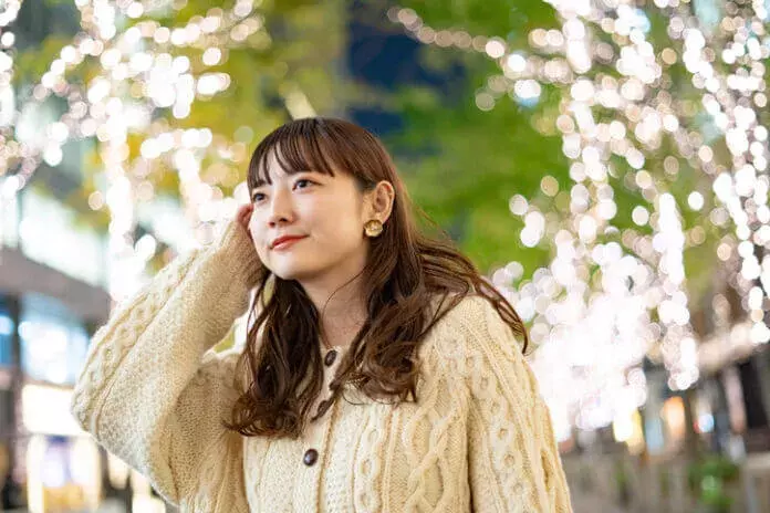 上目遣いにドキッ 小動物系女子の特徴5つとモテる理由とは ローリエプレス