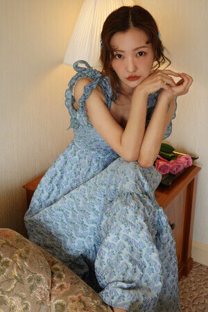 板野友美が2024年の自身の誕生日に向けて、「今、自身が１番着たいドレス」を想いを込めてデザイン。毎年人気の【ROSY Birthday Dress 2024】の新作を発表。の3枚目の画像