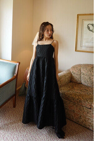 板野友美が2024年の自身の誕生日に向けて、「今、自身が１番着たいドレス」を想いを込めてデザイン。毎年人気の【ROSY Birthday Dress 2024】の新作を発表。の9枚目の画像