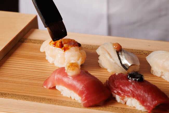 動画総再生数3,200万回越え、SNSで話題の寿司職人が大将に就任！ 高級鮨の味わいをリーズナブルな価格で提供する「鮨 華林」が5月23日に東京・両国にオープンの2枚目の画像