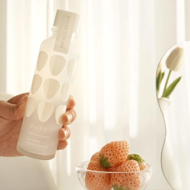 美白の象徴「白いちご」にオーガニックと技術力を組み合わせた日本発ブランド『WHITE ICHIGO』が、カスタマイズできるサブスクボックス「MOSAIC」に登場♪の3枚目の画像