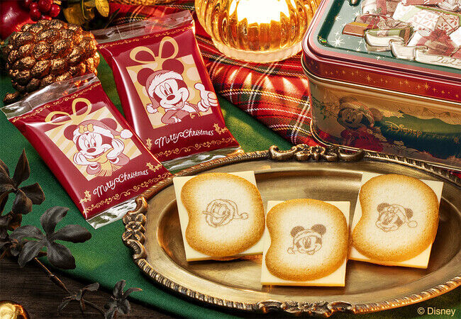 【東京ばな奈】サンタ姿の「ミッキーマウス」とメリークリスマス！スペシャル缶とイヤープレート付きセットが数量限定登場。通販先行受付も開始の5枚目の画像