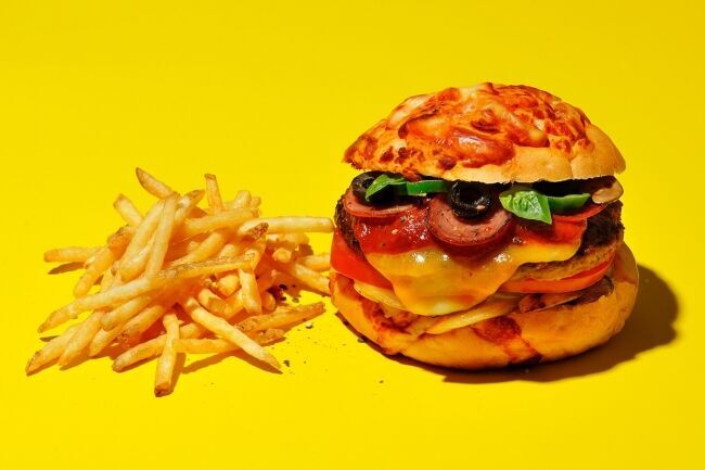 ハンバーガーショップ「J.S. BURGERS CAFE」業界史上最多！？ 8種チーズのピザバーガー新登場！の3枚目の画像