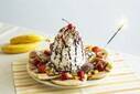 ～8月25日（日）はNational Banana Split Day～3日間限定で巨大バナナスプリットパンケーキが登場2019年8月23日（金）～8月25日（日）