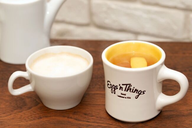 Eggs ’n Thingsより体の芯まで温まるホットドリンクが登場！「ハニージンジャーレモネード」・「チャイティー」2019年12月16日（月）～2020年2月27日（木）期間限定販売の1枚目の画像