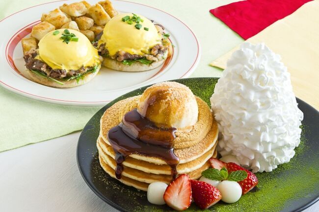 Eggs ’n Thingsより年末年始限定メニューが登場！「黒蜜きなこパンケーキ」「SUKIYAKIベネディクト」2019年12月26日（木）～2020年1月15日（水）期間限定販売の1枚目の画像